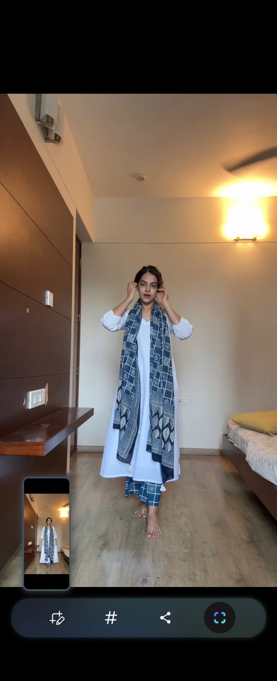 Classic White & Indigo Kurta Set with Duppatta (With Lining) Product Code : D132