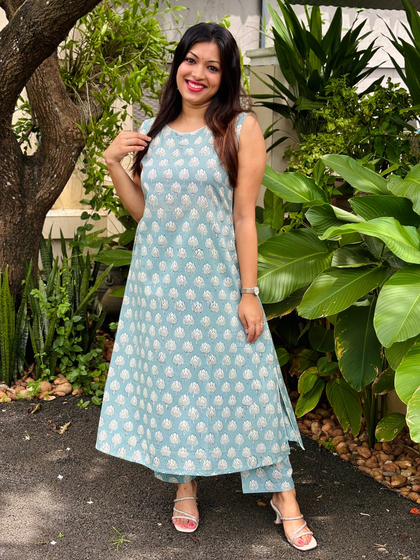 Powder Blue Dabu Print Co-ord Set  - (With Attachable Sleeves)